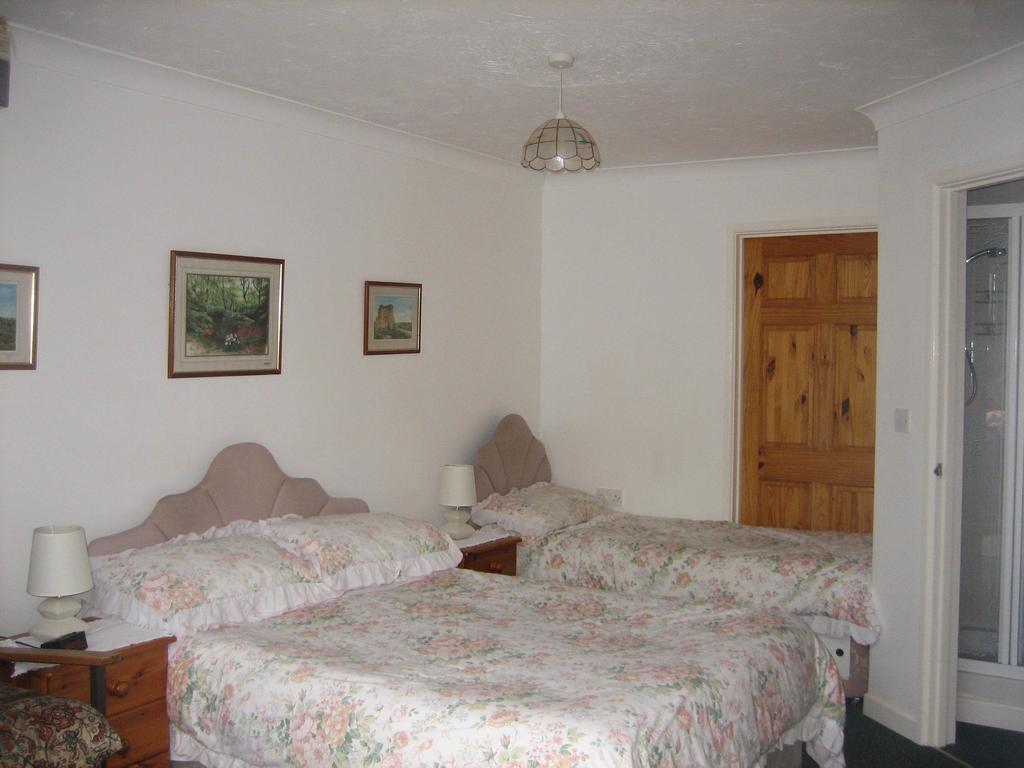 Four Seasons Guest House Pembrey Δωμάτιο φωτογραφία